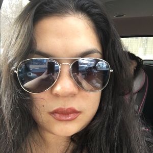 Meet your Posher, Jaclyn